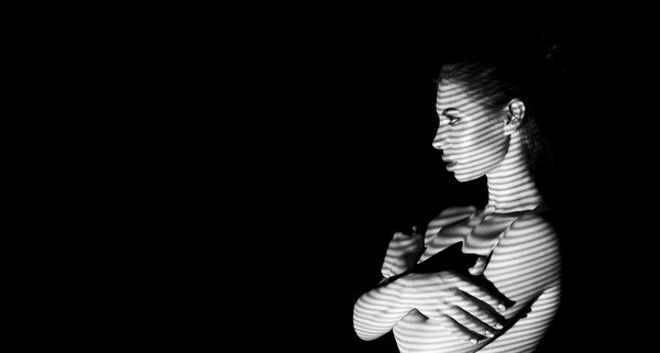 Comment choisir un bon écran de projection pour un home cinéma avec une résolution 4K?