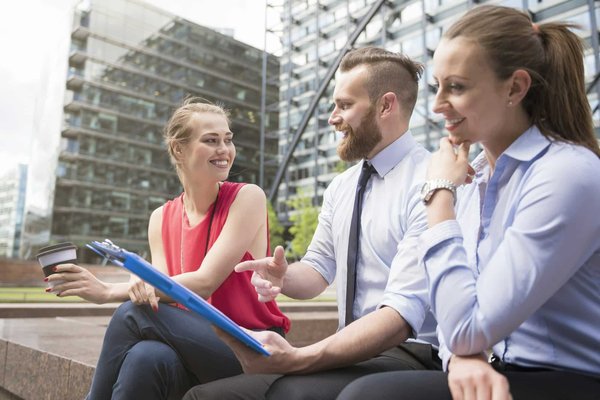 Quelles sont les meilleures pratiques pour intégrer des mécanismes de gestion de crise climatique dans un jeu de stratégie?